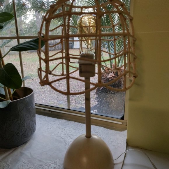 Rattan Table Lamp - Picture 5 of 7